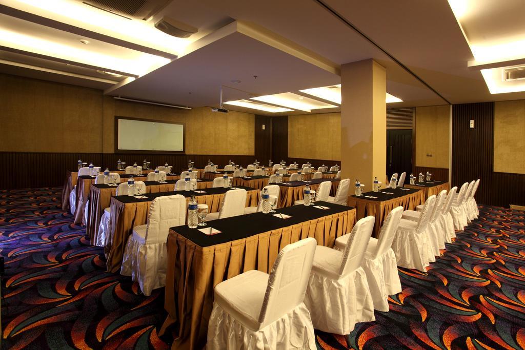 Vio Hotel Pasteur Bandung Exteriör bild
