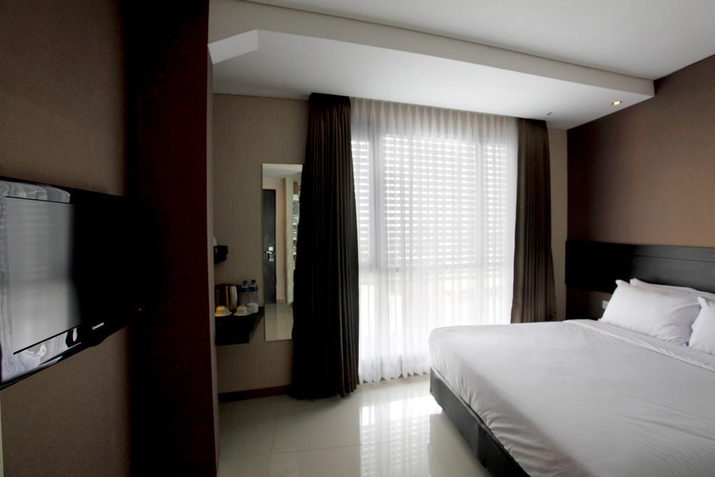 Vio Hotel Pasteur Bandung Exteriör bild