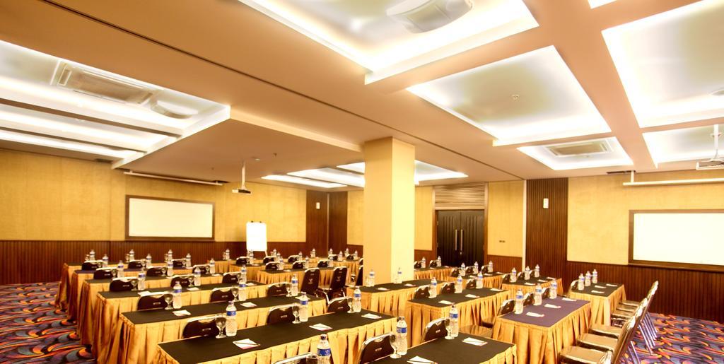 Vio Hotel Pasteur Bandung Exteriör bild